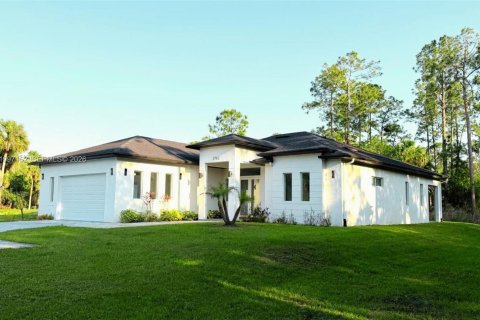 House in Naples, Florida 4 bedrooms, 230.58 sq.m. № 2189492 - photo 2