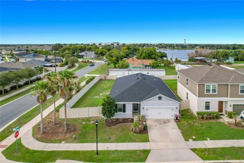 Villa ou maison à louer à Winter Haven, Floride: 4 chambres, 184.78 m2 № 2102266 - photo 2
