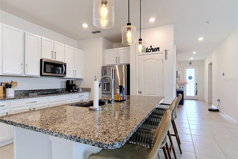 Villa ou maison à louer à Winter Haven, Floride: 4 chambres, 184.78 m2 № 2102266 - photo 8