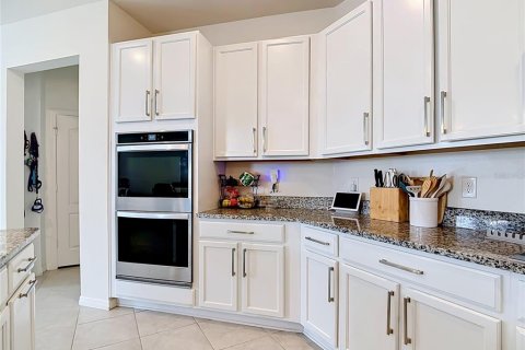 Villa ou maison à louer à Winter Haven, Floride: 4 chambres, 184.78 m2 № 2102266 - photo 6