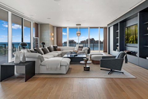 Купить кондоминиум в Майами-Бич, Флорида 4 спальни, 385.92м2, № 1982875 - фото 1