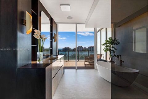 Купить кондоминиум в Майами-Бич, Флорида 4 спальни, 385.92м2, № 1982875 - фото 14