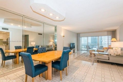 Condominio en alquiler en Hallandale Beach, Florida, 2 dormitorios, 115.2 m2 № 1887866 - foto 4