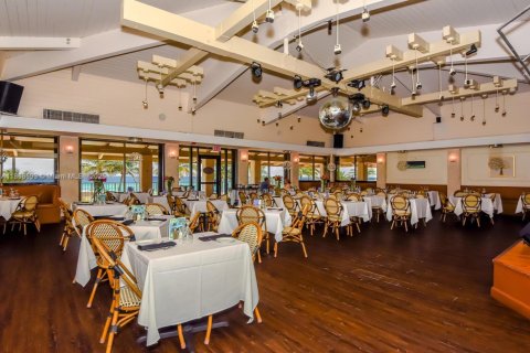 Condominio en alquiler en Hallandale Beach, Florida, 2 dormitorios, 115.2 m2 № 1887866 - foto 14