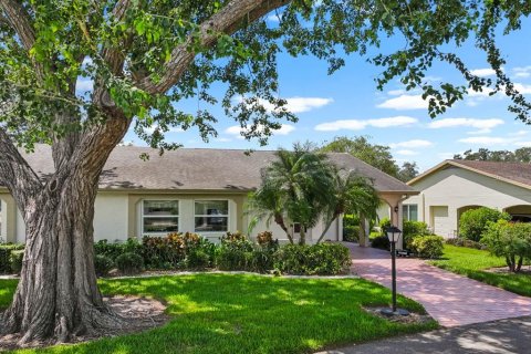 Condo in Sun City Center, Florida, 2 bedrooms  № 1907062 - photo 29