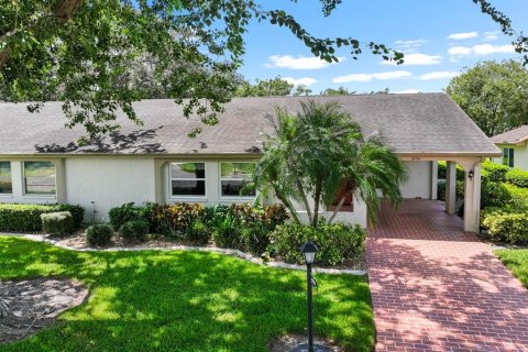 Condo in Sun City Center, Florida, 2 bedrooms  № 1907062 - photo 30