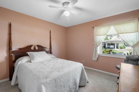Condo in Sun City Center, Florida, 2 bedrooms  № 1907062 - photo 22