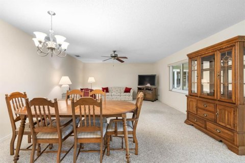 Condo in Sun City Center, Florida, 2 bedrooms  № 1907062 - photo 8
