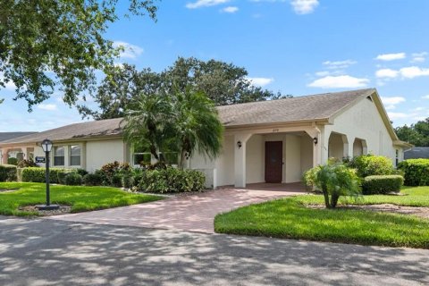 Condo in Sun City Center, Florida, 2 bedrooms  № 1907062 - photo 1