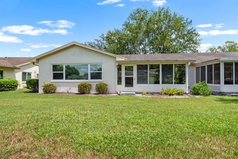 Condo in Sun City Center, Florida, 2 bedrooms  № 1907062 - photo 25