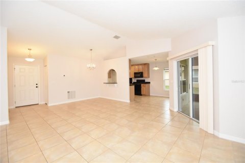 House in Palm Coast, Florida 3 bedrooms, 122.91 sq.m. № 2413722 - photo 4