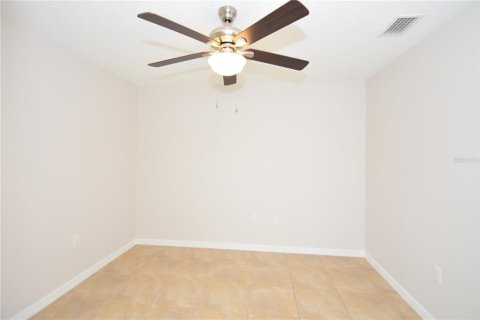 House in Palm Coast, Florida 3 bedrooms, 122.91 sq.m. № 2413722 - photo 18