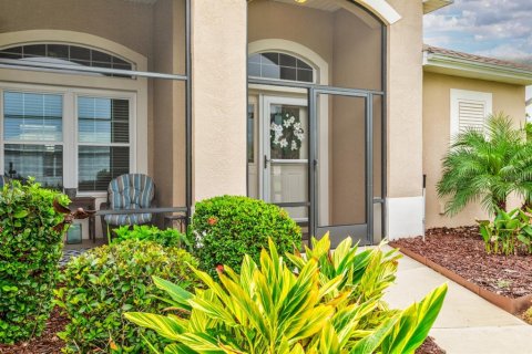 House in Leesburg, Florida 3 bedrooms, 160.91 sq.m. № 1904267 - photo 2