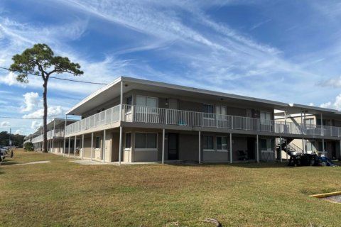 Condominio en Cocoa, Florida, 1 dormitorio  № 2244773