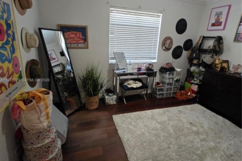 House in Miami, Florida 3 bedrooms, 169.55 sq.m. № 2040233 - photo 28