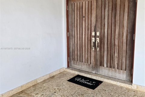 House in Miami, Florida 3 bedrooms, 169.55 sq.m. № 2040233 - photo 7