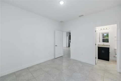 House in Ocala, Florida 4 bedrooms, 170.1 sq.m. № 2216871 - photo 14