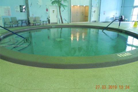 Купить кондоминиум в Тамарак, Флорида 2 спальни, 108.05м2, № 1957837 - фото 23