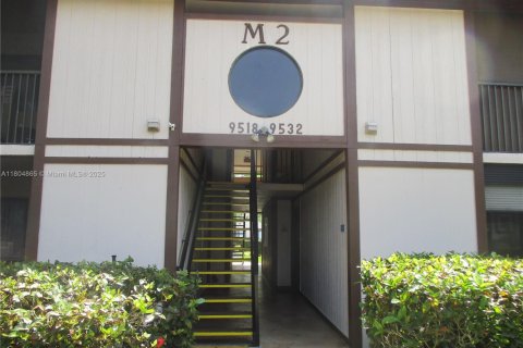 Купить кондоминиум в Тамарак, Флорида 2 спальни, 108.05м2, № 1957837 - фото 2