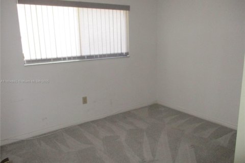 Купить кондоминиум в Тамарак, Флорида 2 спальни, 108.05м2, № 1957837 - фото 11