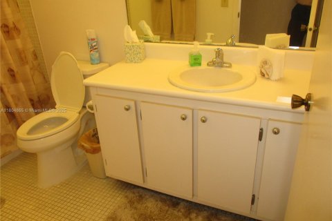 Купить кондоминиум в Тамарак, Флорида 2 спальни, 108.05м2, № 1957837 - фото 12