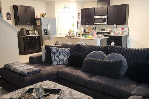 House in Lake Alfred, Florida 5 bedrooms, 248.42 sq.m. № 2215244 - photo 6