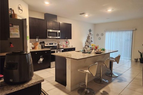 House in Lake Alfred, Florida 5 bedrooms, 248.42 sq.m. № 2215244 - photo 2