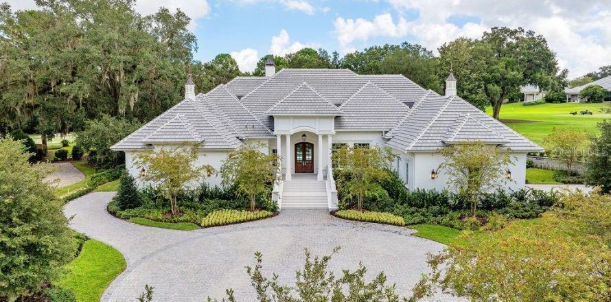 House in Ocala, Florida 4 bedrooms, 593.46 sq.m. № 1395443