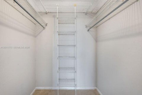 Condo in Hallandale Beach, Florida, 2 bedrooms № 2075411 - photo 22
