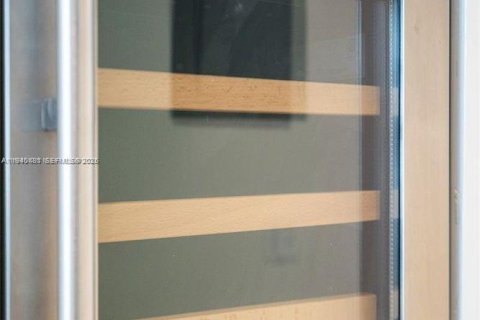 Condo in Miami, Florida, 1 bedroom  № 1997690 - photo 15