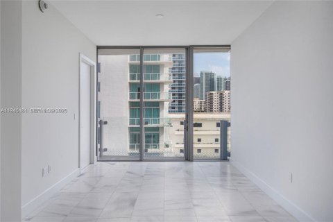 Condo in Miami, Florida, 1 bedroom  № 1997690 - photo 14