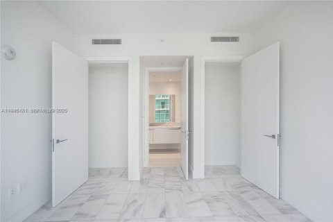Condo in Miami, Florida, 1 bedroom  № 1997690 - photo 4