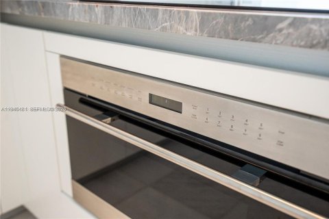 Condo in Miami, Florida, 1 bedroom  № 1997690 - photo 24