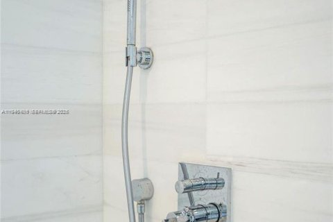 Condo in Miami, Florida, 1 bedroom  № 1997690 - photo 19