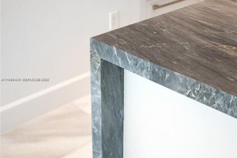 Condo in Miami, Florida, 1 bedroom  № 1997690 - photo 16