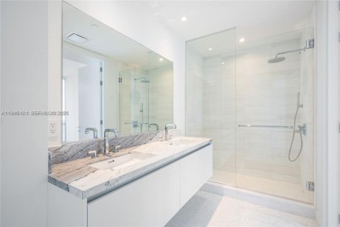 Condo in Miami, Florida, 1 bedroom  № 1997690 - photo 30