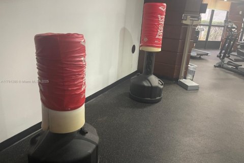 Купить кондоминиум в Авентура, Флорида 2 спальни, 126.35м2, № 1957661 - фото 24