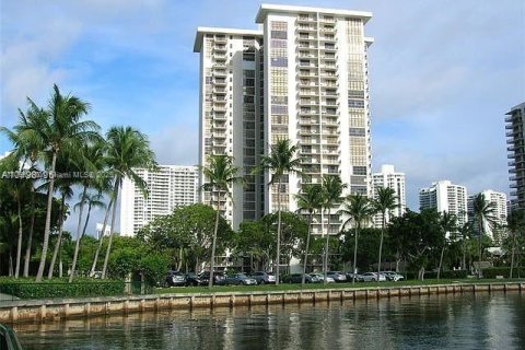 Купить кондоминиум в Авентура, Флорида 2 спальни, 126.35м2, № 1957661 - фото 1