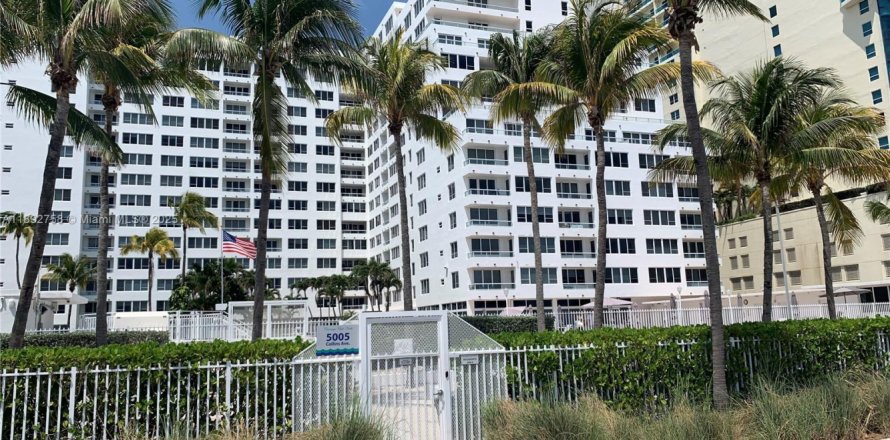 Condo à Miami Beach, Floride, 1 chambre  № 1946427