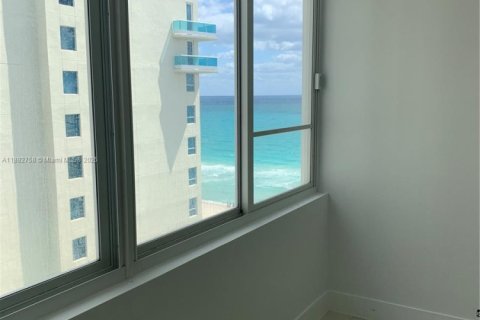 Copropriété à louer à Miami Beach, Floride: 1 chambre, 87.14 m2 № 1946427 - photo 2
