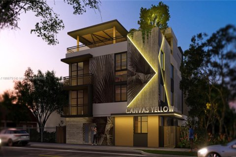 Propiedad comercial en venta en Miami, Florida № 1942655 - foto 2