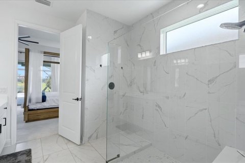House in Venice, Florida 4 bedrooms, 260.59 sq.m. № 2139165 - photo 18