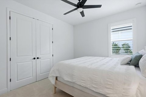 House in Venice, Florida 4 bedrooms, 260.59 sq.m. № 2139165 - photo 20