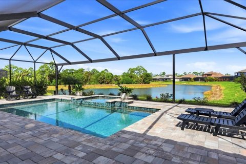 House in Venice, Florida 4 bedrooms, 260.59 sq.m. № 2139165 - photo 5