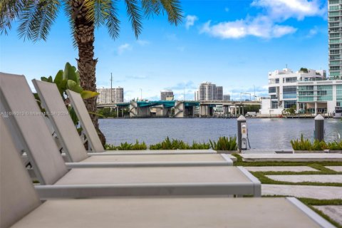 Casa en alquiler en Sunny Isles Beach, Florida, 4 dormitorios, 457.92 m2 № 2037318 - foto 11