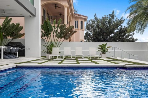 Casa en alquiler en Sunny Isles Beach, Florida, 4 dormitorios, 457.92 m2 № 2037318 - foto 3