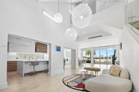 Casa en alquiler en Sunny Isles Beach, Florida, 4 dormitorios, 457.92 m2 № 2037318 - foto 25