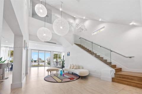 Casa en alquiler en Sunny Isles Beach, Florida, 4 dormitorios, 457.92 m2 № 2037318 - foto 20