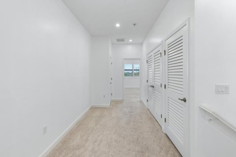 Townhouse in Port St. Lucie, Florida 3 bedrooms, 162.95 sq.m. № 2374962 - photo 17