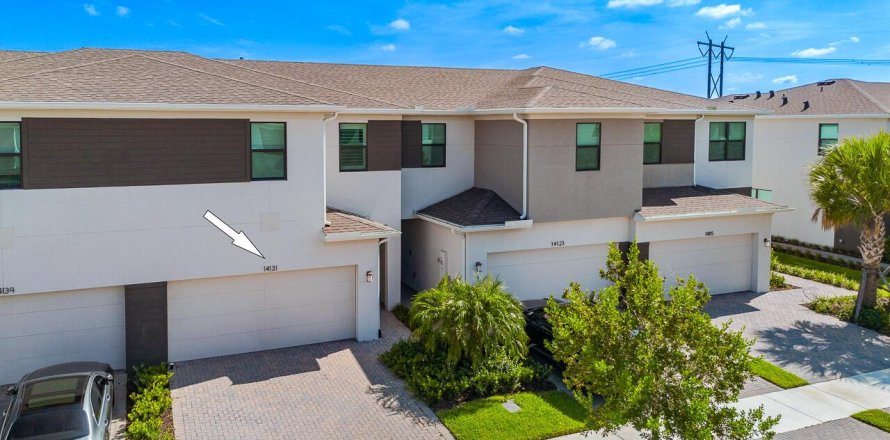 Townhouse in Port St. Lucie, Florida 3 bedrooms, 162.95 sq.m. № 2374962